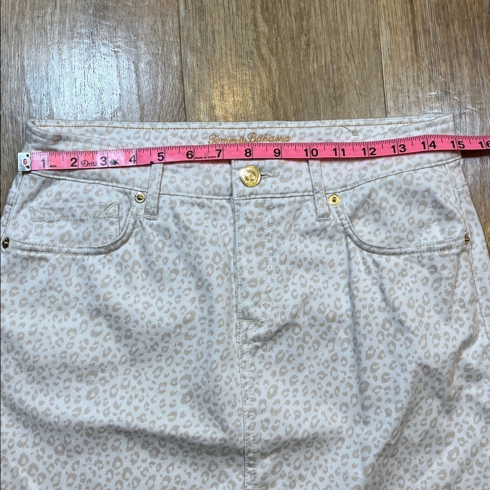 Tommy Bahama Short Skirt Coconut Size 4 Animal Print Cream Stretch Mini EUC - Picture 12 of 13